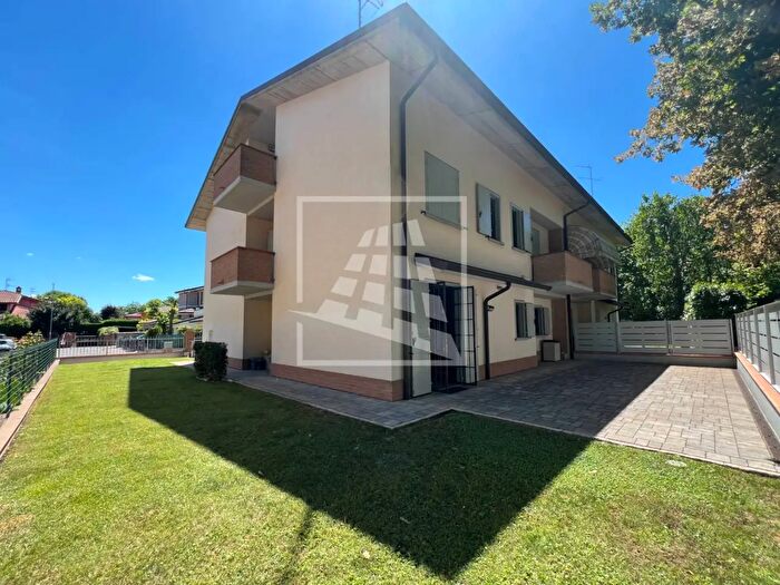 Casa con 7 locali in vendita in Via Giotto di Bondone, Reggio Emilia