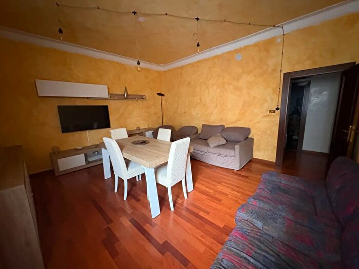 Appartamento con 5 locali in vendita in Reggio nell'Emilia