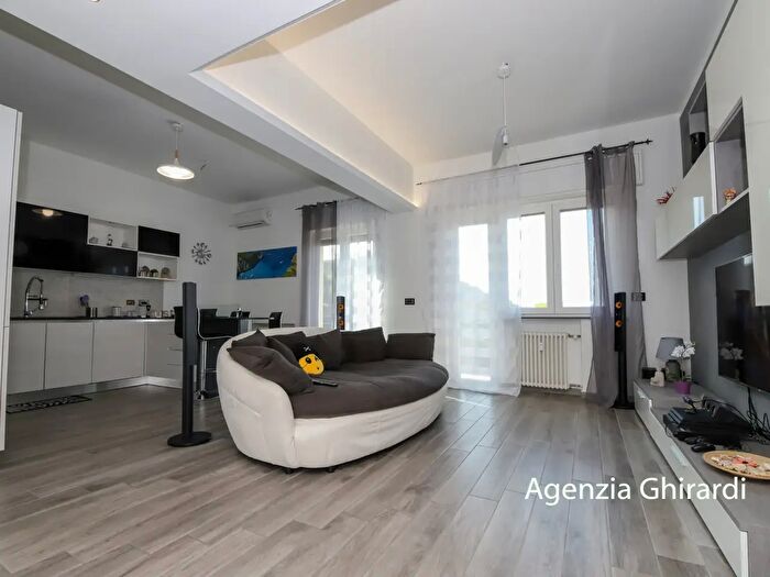 Appartamento con 6 locali in affitto in Via Lodovico Calda h, Genova