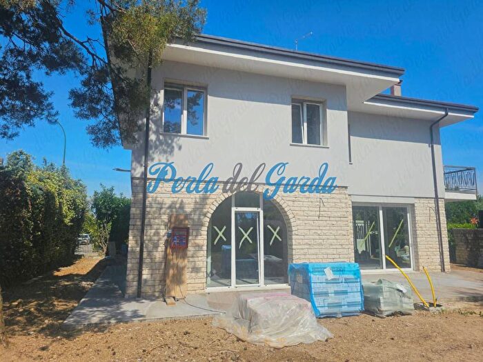Casa quadrilocale in affitto in Centro, Peschiera del Garda