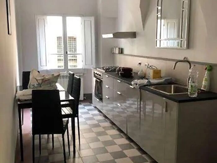 Appartamento trilocale in affitto in Via dei Serragli, Firenze