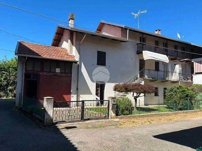 Casa quadrilocale in vendita in Via Polle, Cossato