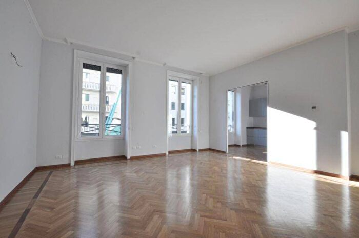 Appartamento quadrilocale in affitto in Via Borgogna, San Babila, Milano