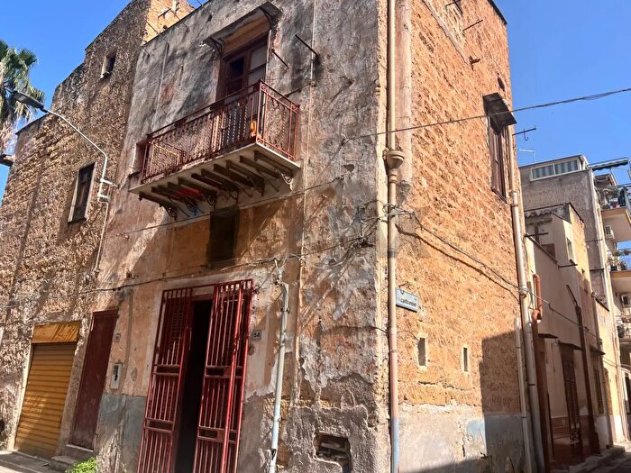 Casa quadrilocale in vendita in Via Gigante, Bagheria