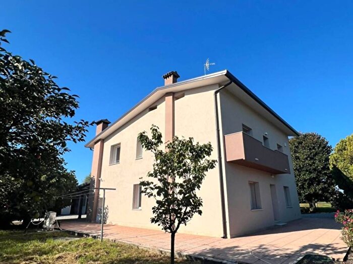 Casa con 5 locali in affitto in Via Adriatica, San Vendemiano