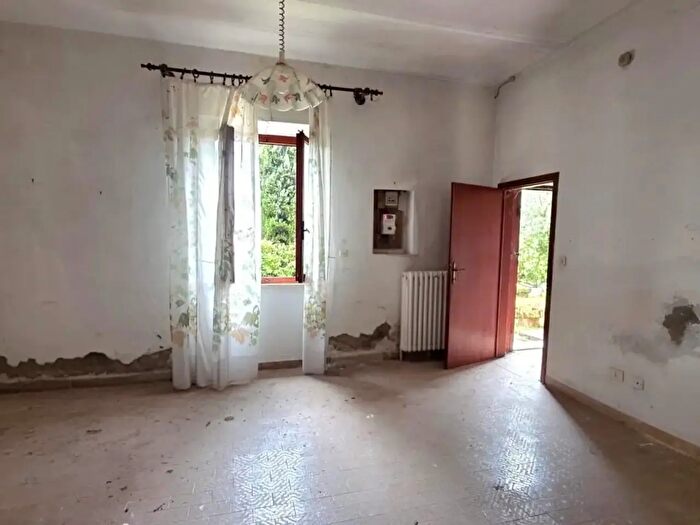 Casa quadrilocale in vendita in Cerreto Guidi