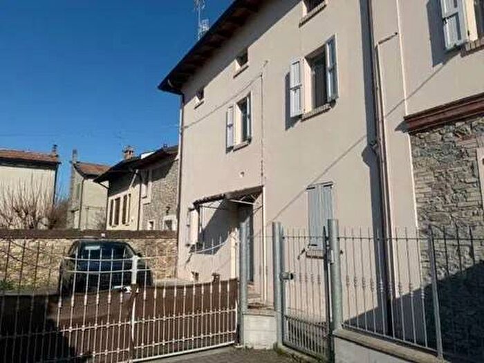 Appartamento con 6 locali in affitto in Via Parma No Number, Basilicagoiano, Montechiarugolo