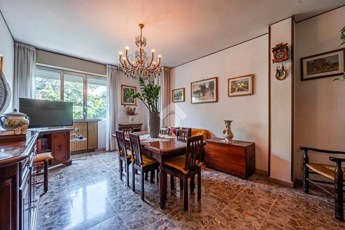 Appartamento con 5 locali in vendita in Via Alceste De Ambris, Bologna