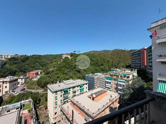 Appartamento con 5 locali in vendita in Via Amerigo Vespucci, Genova