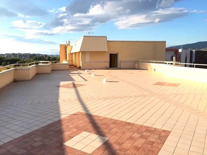 Appartamento trilocale in vendita in Via Fratelli Salerno, Rende