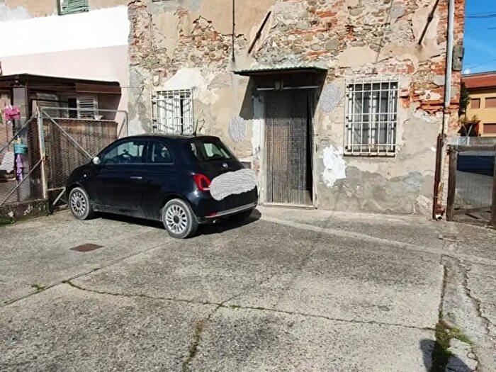 Casa quadrilocale in vendita in Lucca