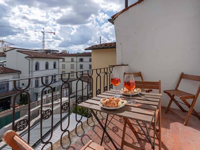 Appartamento quadrilocale in affitto in Via Il Prato, Borgo Ognissanti Il Prato, Firenze
