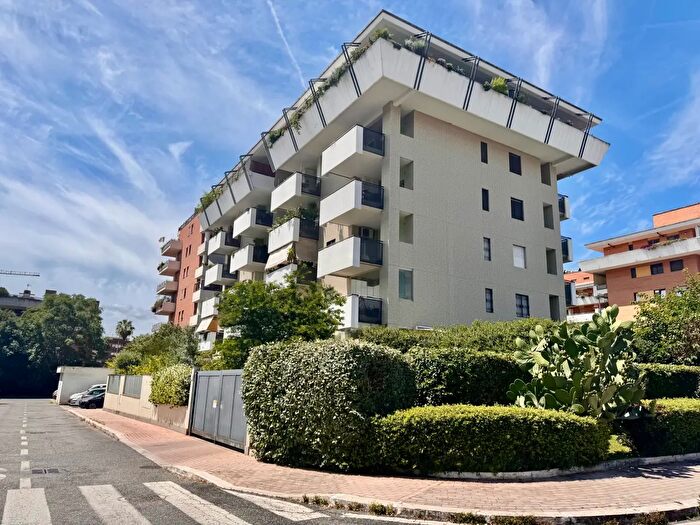 Appartamento bilocale in vendita in Via Ida Baccini, Roma