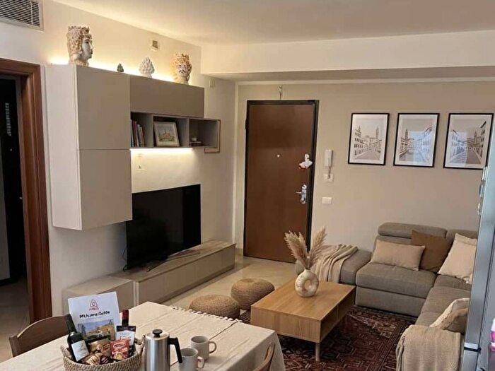 Appartamento con 5 locali in affitto in Via Prato, Bisceglie, Milano