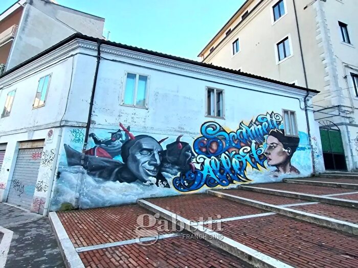 Casa con 6 locali in vendita in Via Isernia, Campobasso