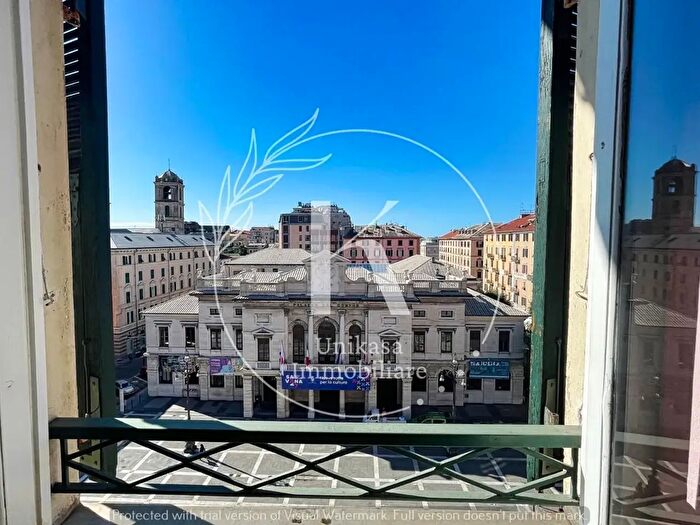 Appartamento con 5 locali in vendita in Piazza Sisto IV, Savona