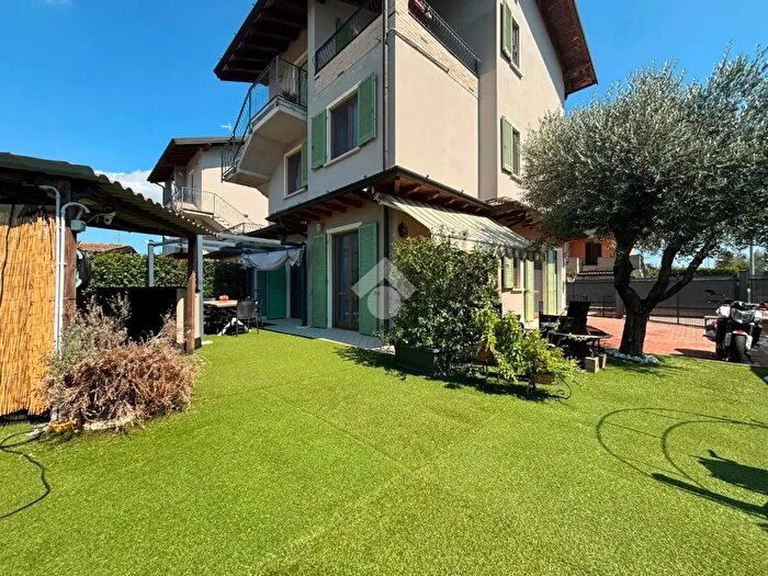 Appartamento trilocale in vendita in Via Vittorio Alfieri, Rivolta D'Adda