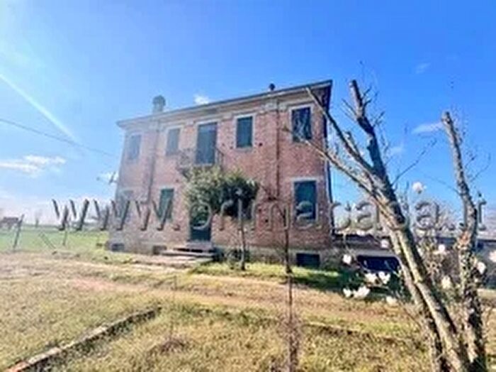 Casa con 8 locali in vendita in Via Cantarane Terzi, Cerea