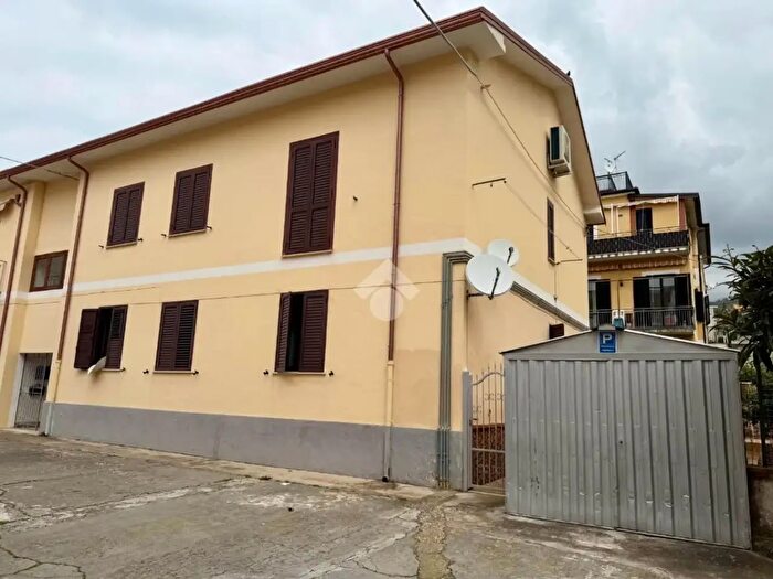 Appartamento con 5 locali in vendita in Via Amendola, Diamante