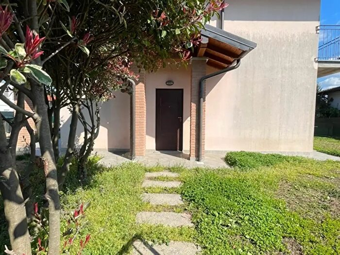 Casa quadrilocale in affitto in Via Maino, Mornago