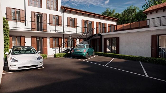 Appartamento trilocale in vendita in Via Cresta, Gassino Torinese