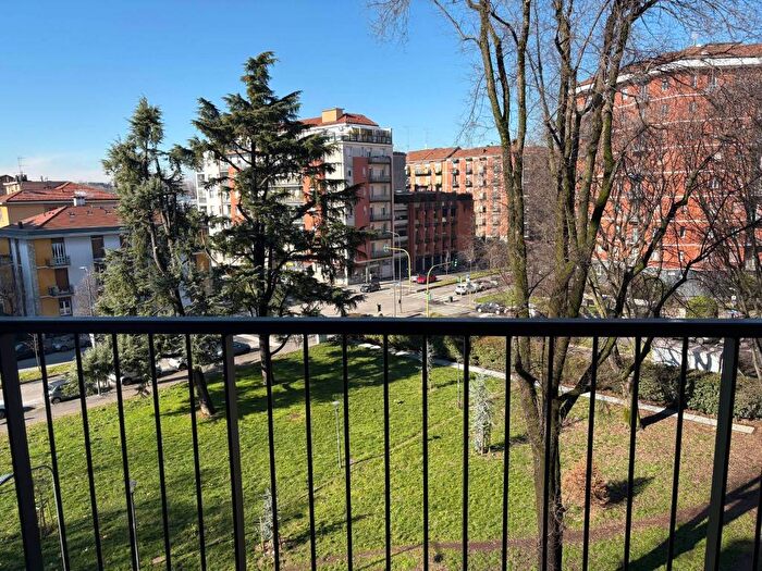 Appartamento trilocale in affitto in Viale Etiopia, Tripoli Soderini, Milano