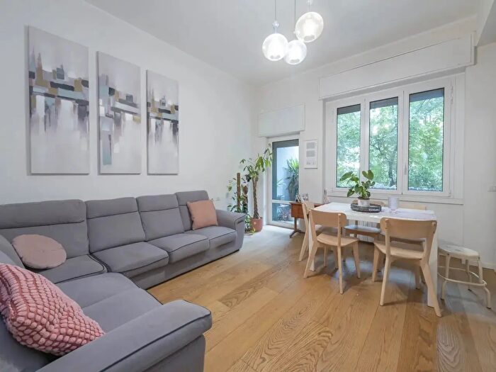 Appartamento trilocale in vendita in Via Giovanni Pacini, Milano