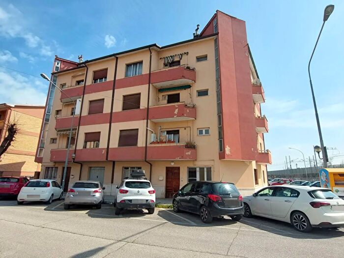 Appartamento trilocale in vendita in Via della Pace, Chiaravalle