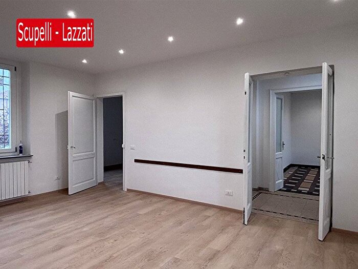 Casa con 5 locali in affitto in Via Umberto I, Centro, Silvano Pietra