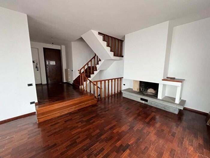 Appartamento con 8 locali in vendita in Ancona