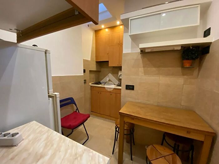 Appartamento monolocale in vendita in Via Chisimaio, Roma