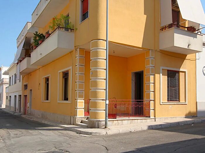 Casa quadrilocale in vendita in Via Torino, Parabita