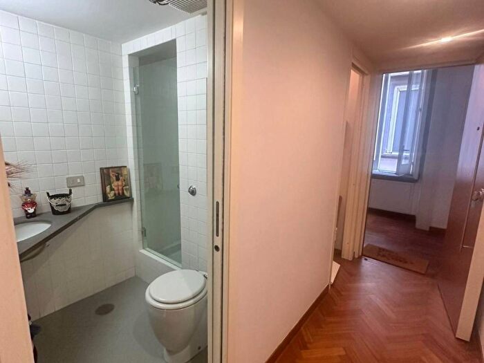 Appartamento trilocale in affitto in Via Mattia Preti, Vomero, Napoli