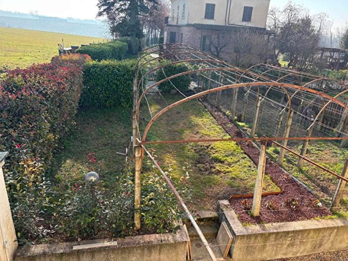 Appartamento con 6 locali in affitto in Novi Ligure