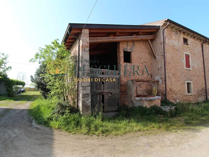 Casa trilocale in vendita in Loc Vanoni Remelli, Valeggio Sul Mincio