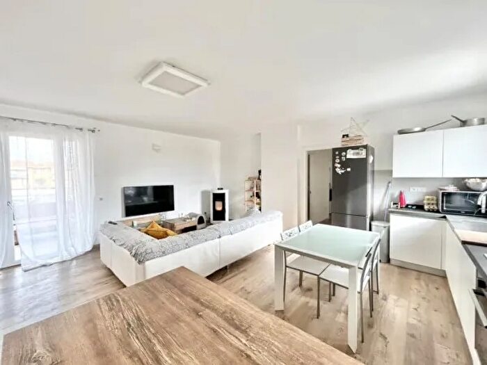 Appartamento con 6 locali in vendita in Via Aurelia Nord, Cecina