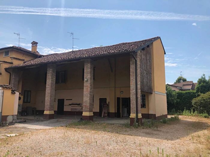 Casa con 5 locali in vendita in Viale Rimembranze Madignano, Madignano