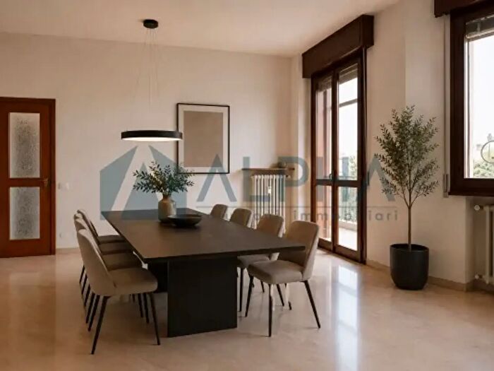 Appartamento quadrilocale in vendita in Via Francesco Prampolini, Modena