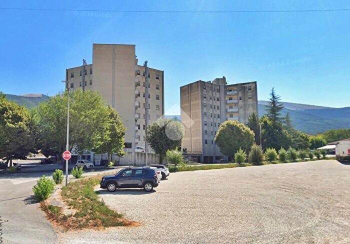 Appartamento con 5 locali in vendita in Via del Biancospino, Gualdo Tadino