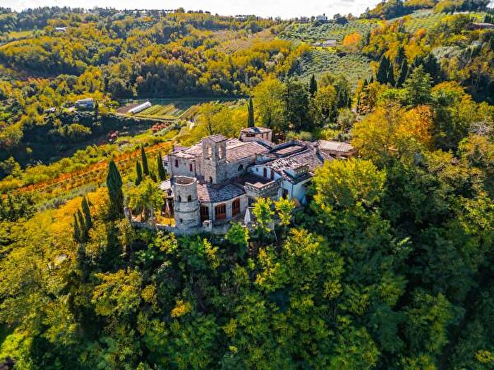 Casa con 6 locali in vendita in Via Saiano, Cesena