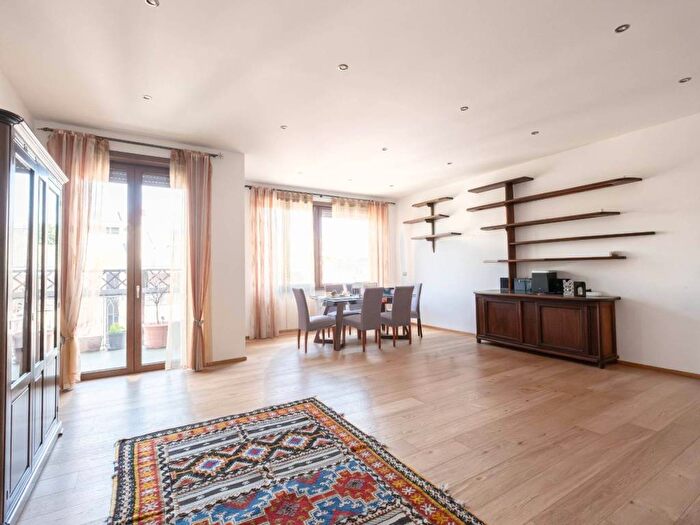 Appartamento con 6 locali in affitto in Via Luigi Capuana, Talenti Monte Sacro, Roma