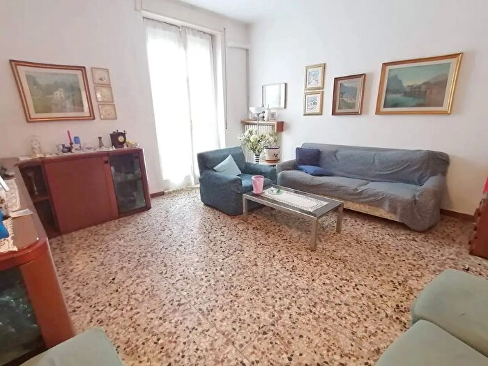 Appartamento trilocale in vendita in Via Caldone, Lecco