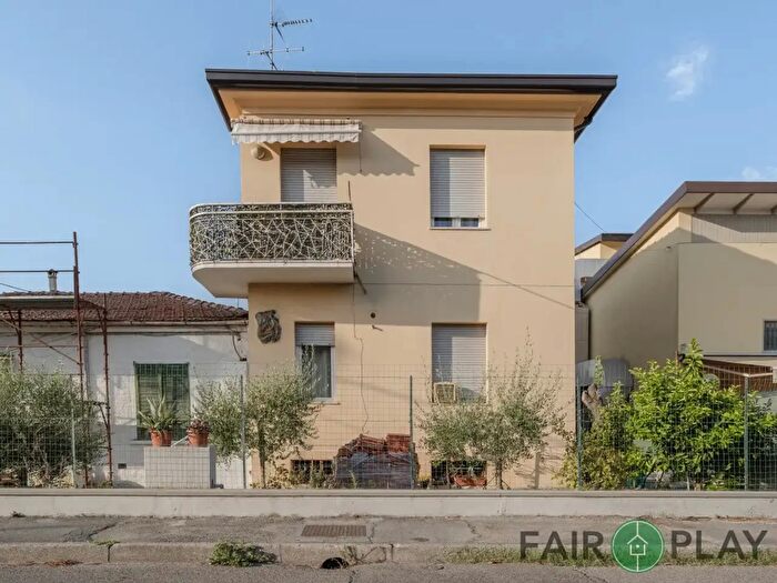 Casa con 7 locali in vendita in Via Don Giovanni Minzoni, Forli'