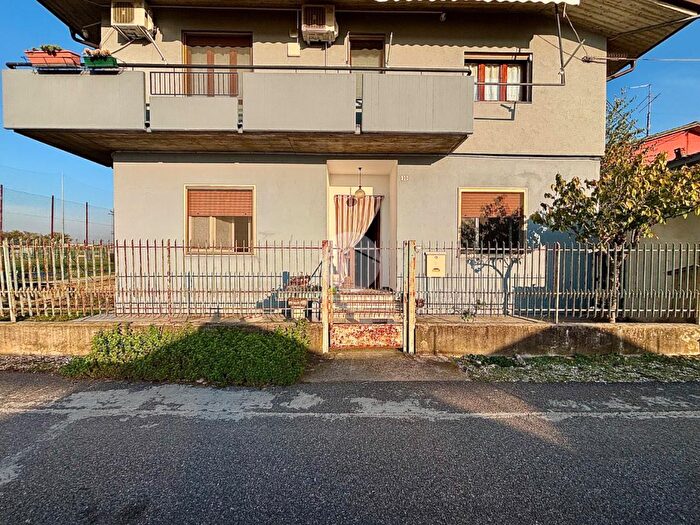 Casa con 5 locali in vendita in Via Berto Barbarani, San Giovanni Lupatoto