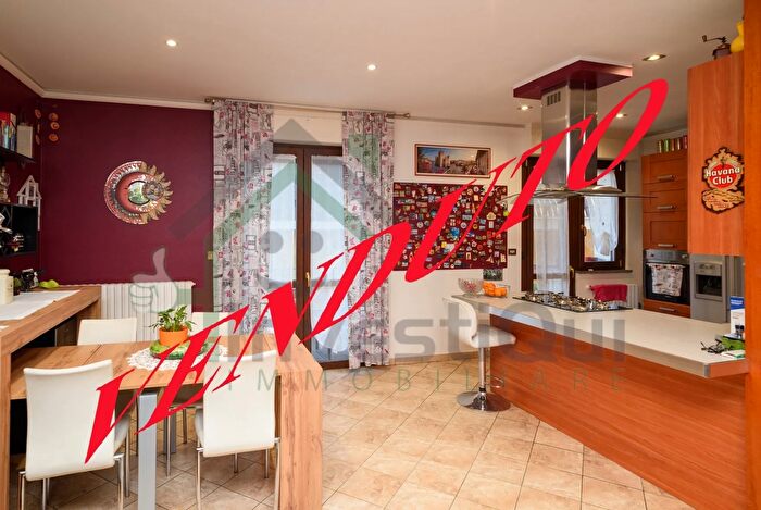 Appartamento quadrilocale in vendita in Mathi