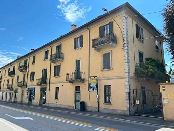 Appartamento bilocale in affitto in Viale Aguggiari, Centro, Varese