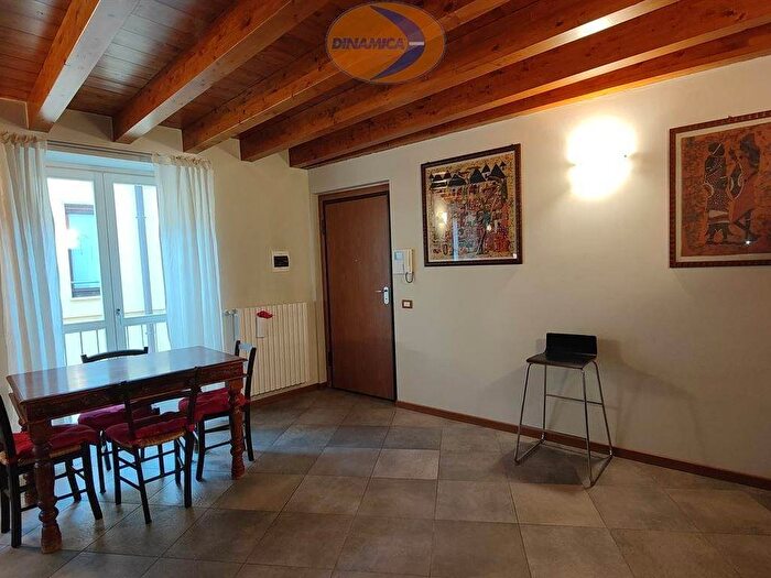 Appartamento bilocale in affitto in Via Ugo Foscolo, Centro, Santa Maria Hoè