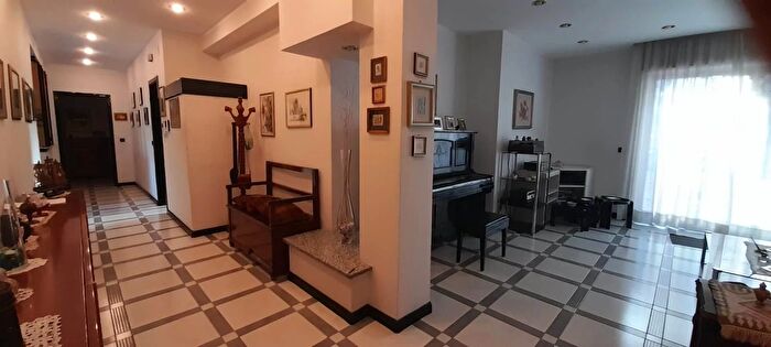 Appartamento con 6 locali in vendita in Via Rosso di San Secondo Catania, Catania