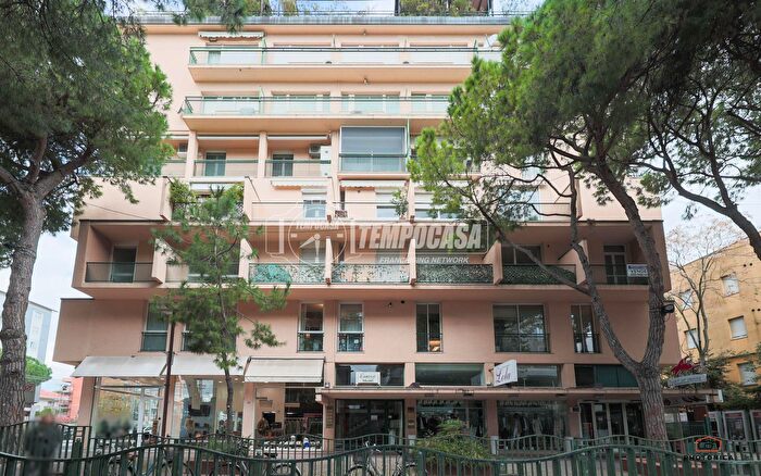 Appartamento con 5 locali in vendita in Viale Ceccarini, Riccione