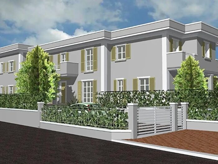 Casa con 5 locali in vendita in Carrara